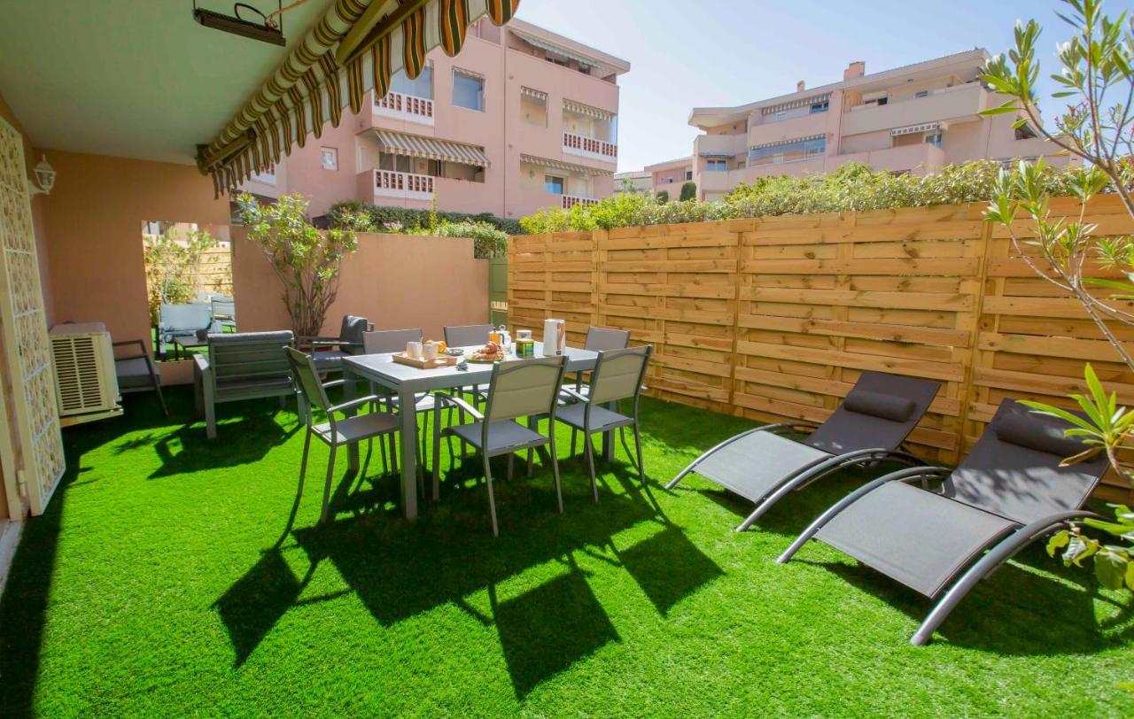 Le Ptit Max Centre Ville - Terrasse Sainte-Maxime Esterno foto