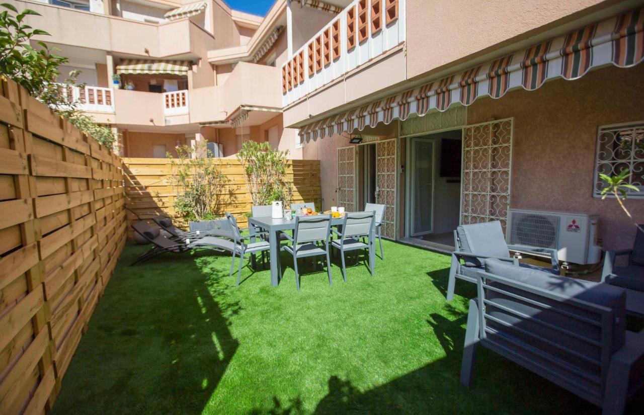 Le Ptit Max Centre Ville - Terrasse Sainte-Maxime Esterno foto
