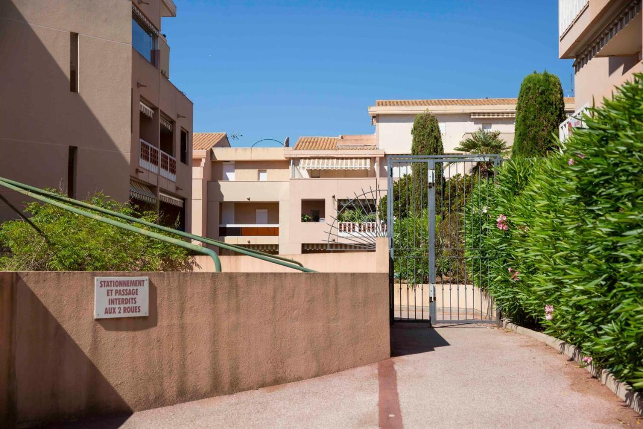 Le Ptit Max Centre Ville - Terrasse Sainte-Maxime Esterno foto